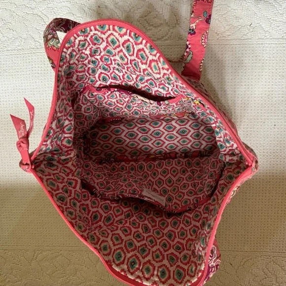 Vera Bradley Tote Bag Purse Melon Color with Floral Pattern 15 X 13 X 4 inches - Picture 2 of 5